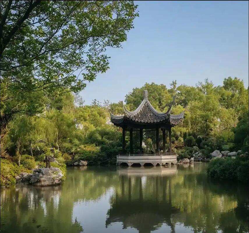 鸡西鸡冠从蓉建筑有限公司